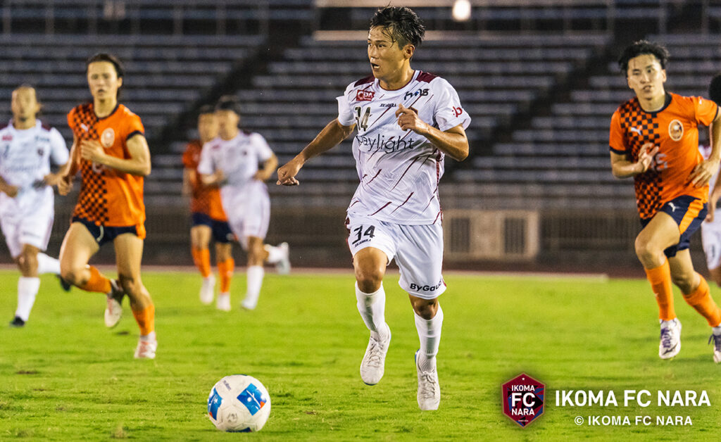 初のリーグ3連勝。今季2度目の4得点で優勝に一縷の望み。FWバジルが反転シュートなど2ゴール